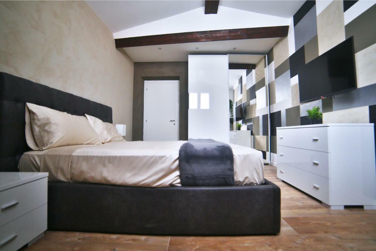 Garibaldi Fifty Attic Near Duomo Apartment Milan Luaran gambar