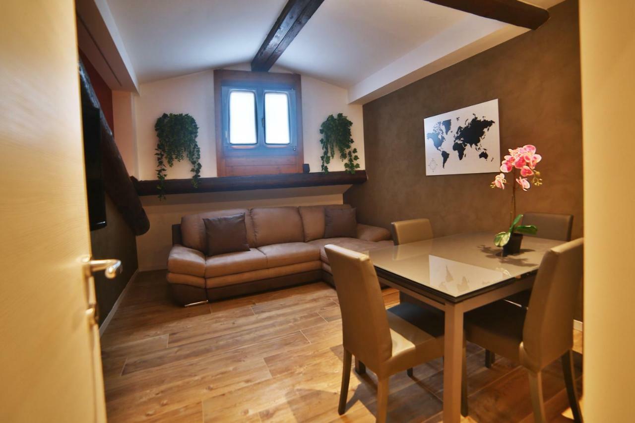 Garibaldi Fifty Attic Near Duomo Apartment Milan Luaran gambar